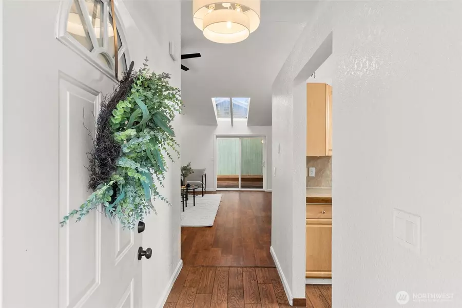 549 Malibu DR SE, Lacey, WA 98503