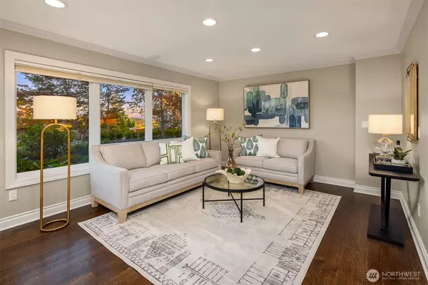 Seattle, WA 98105,5727 63rd AVE NE