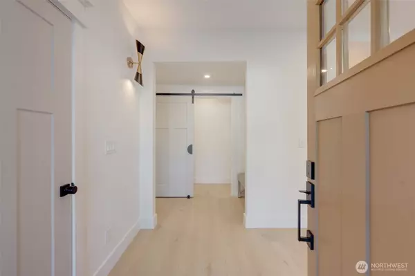 Seattle, WA 98107,4203 5th AVE NW