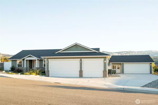 647 S Newton AVE, East Wenatchee, WA 98802