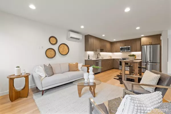 Seattle, WA 98102,2212 Broadway (NOT ARTERIAL) E