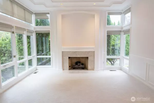Bellevue, WA 98006,5958 155th AVE SE