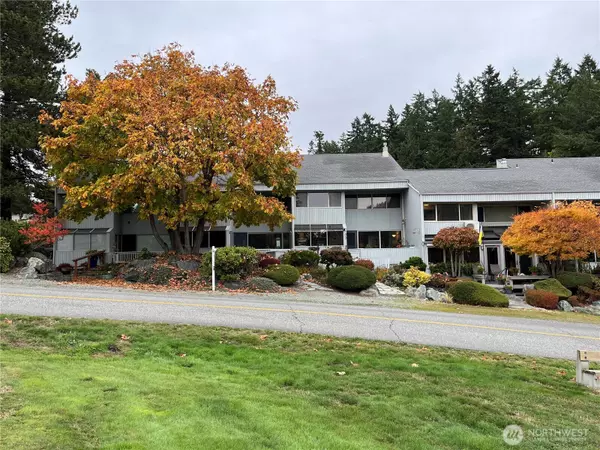102 Shelter Bay DR, La Conner, WA 98257