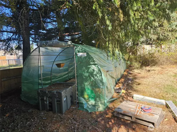 Rainier, WA 98576,605 A SE Hubbard RD