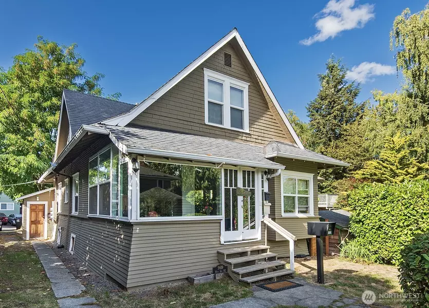 5619 16th AVE NE, Seattle, WA 98105