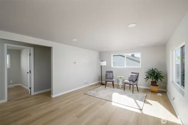 Moses Lake, WA 98837,415 N Earl RD