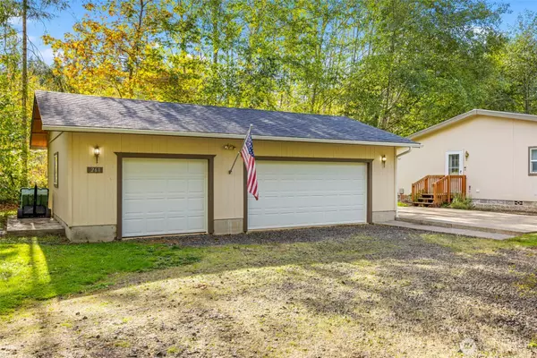 Grapeview, WA 98546,261 E Rivendell RD