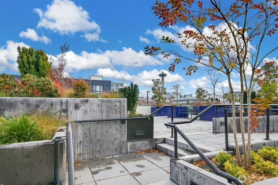 17 W Mercer ST #212, Seattle, WA 98119