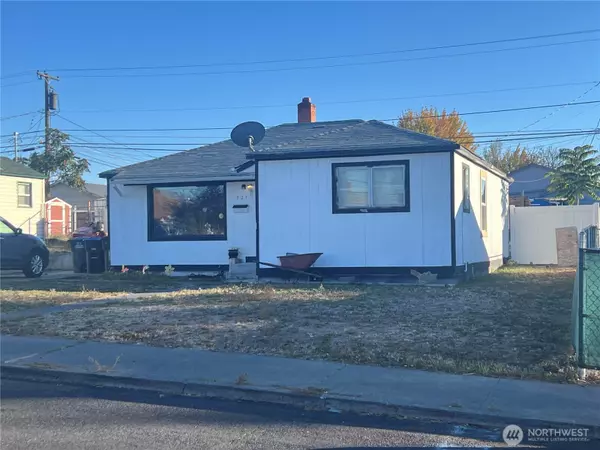 321 W Loop DR, Moses Lake, WA 98837