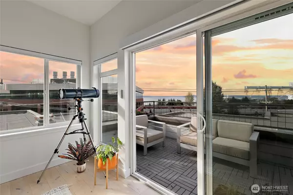 Seattle, WA 98119,500 Elliott AVE W #504