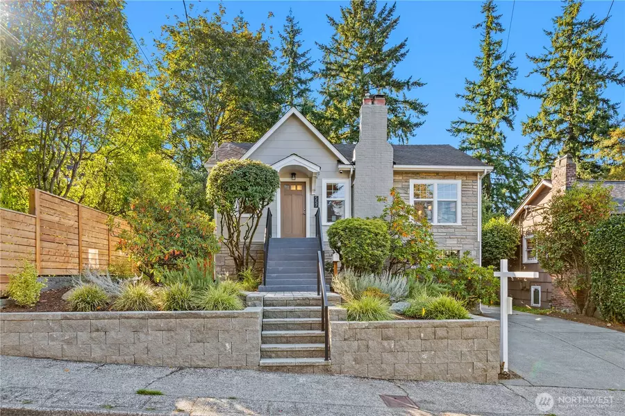 557 NE 91st ST, Seattle, WA 98115