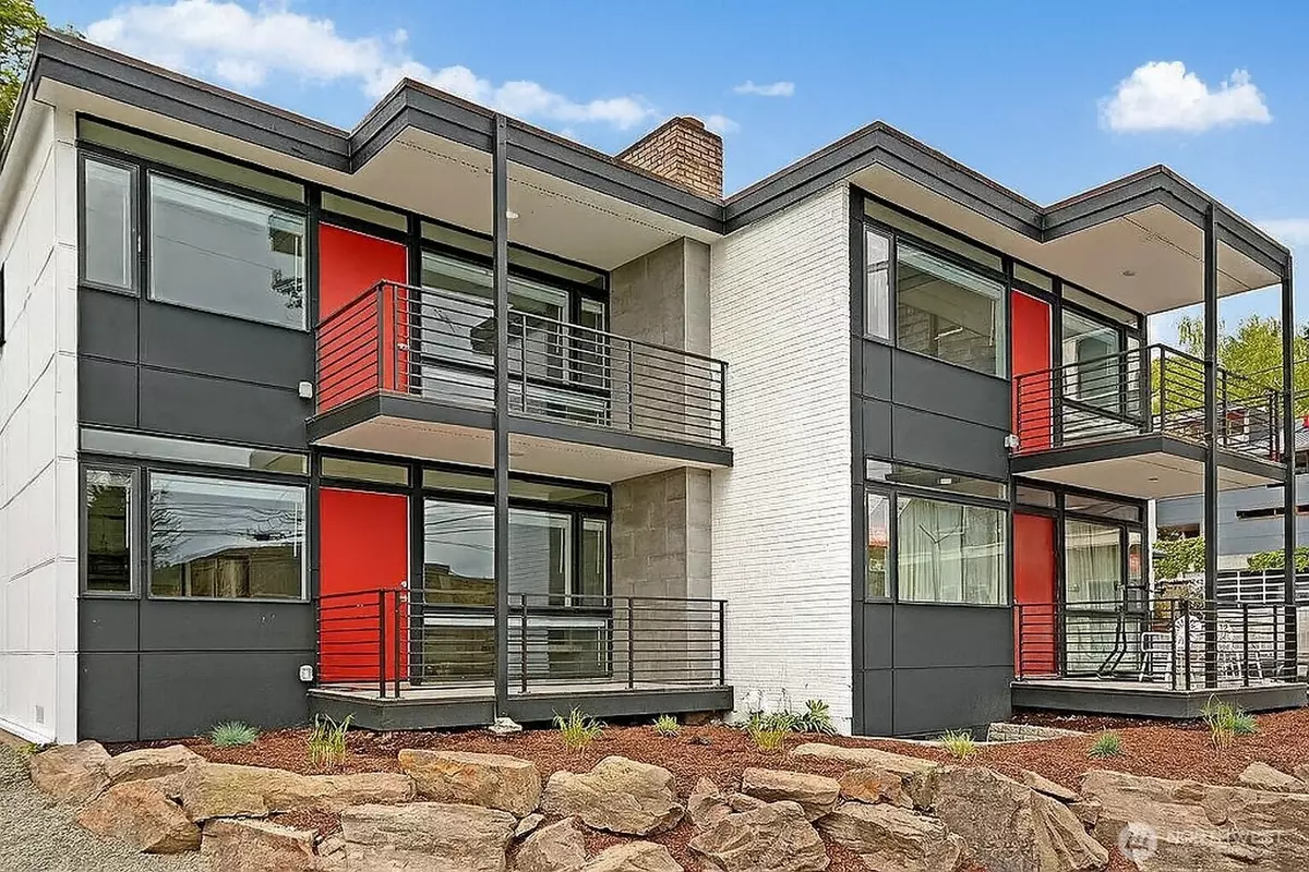 Seattle, WA 98144,3521 S Leschi PL #3