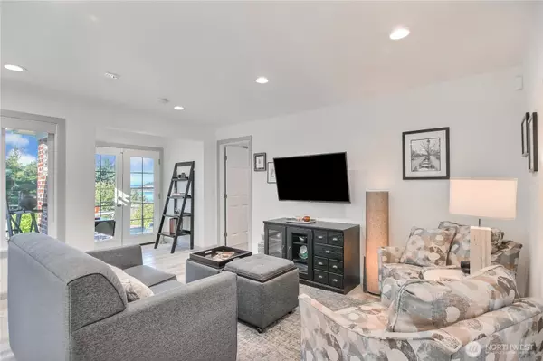 University Place, WA 98466,1912 Mountain View AVE W