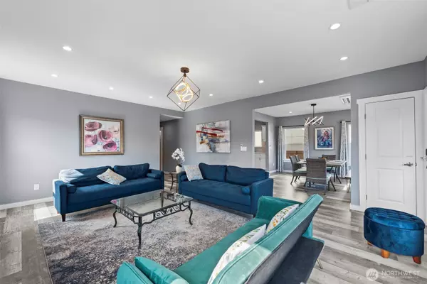 Seattle, WA 98103,6707 Aurora AVE N