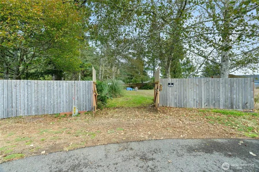 808 Scoter CT SE, Ocean Shores, WA 98569