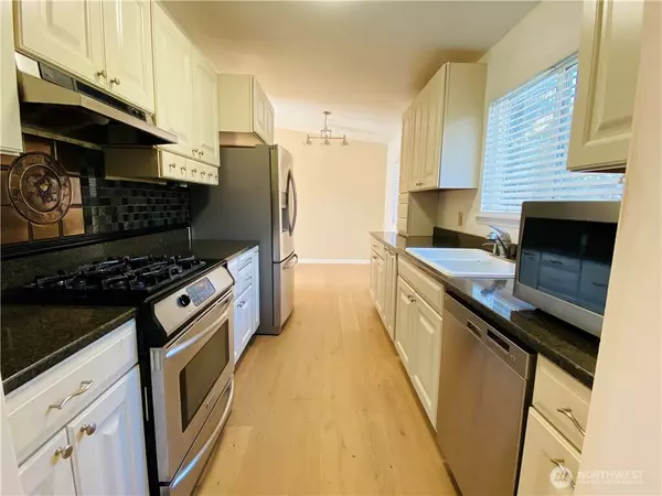 Bellevue, WA 98004,10231 NE 24th ST