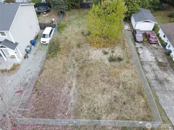 10221 Holly LN SW, Lakewood, WA 98499