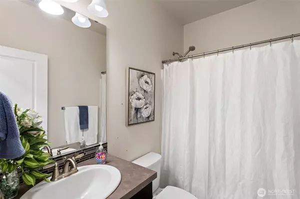 Puyallup, WA 98373,13716 66th AVE E