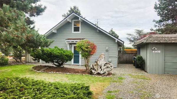 8130 Cowichan RD, Blaine, WA 98230