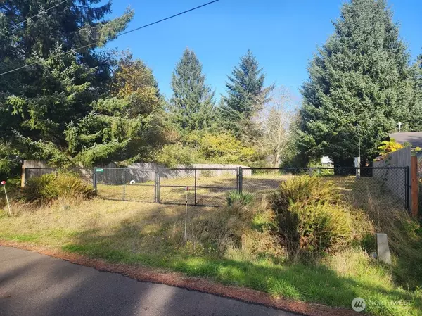 Ocean Shores, WA 98569,576 Makah AVE SE