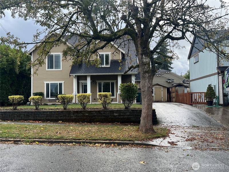 1854 Hillcrest AVE, Enumclaw, WA 98022