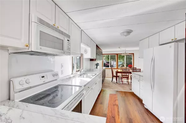 Redmond, WA 98019,18425 NE 95th ST #146