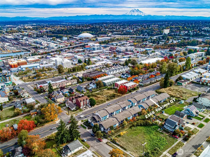 2168 Yakima CT, Tacoma, WA 98405