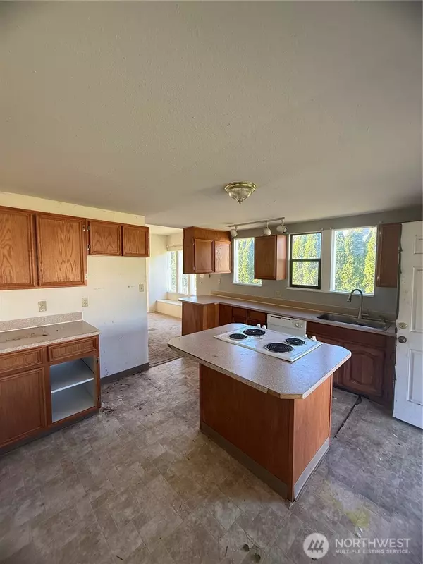 Lake Stevens, WA 98258,7927 Vernon RD
