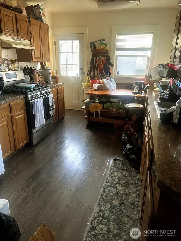 Tacoma, WA 98404,812 E 38th ST