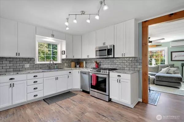 Chehalis, WA 98532,269 Logan Hill RD