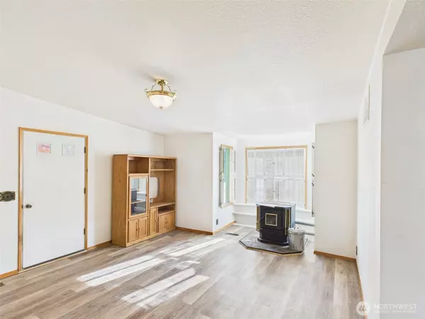 Republic, WA 99166,124 W 9th