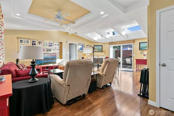 Maple Valley, WA 98038,24104 221st LN SE #31