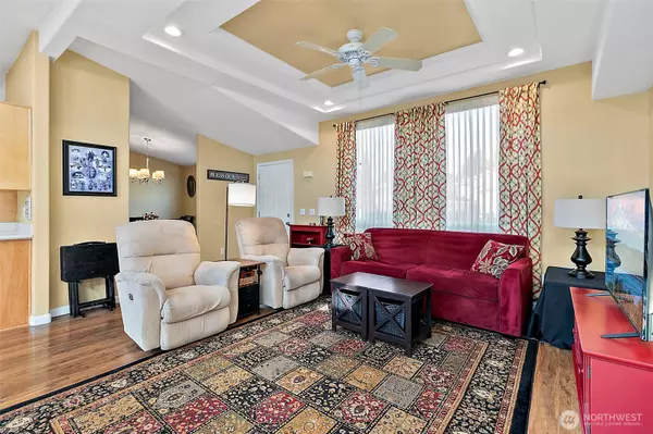 Maple Valley, WA 98038,24104 221st LN SE #31