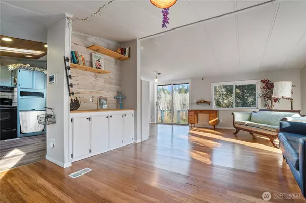 Port Orchard, WA 98367,12524 Westbrook DR SW