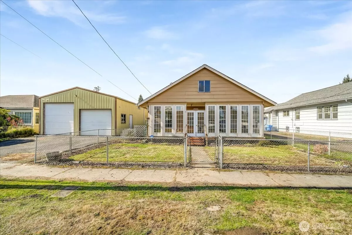 Kelso, WA 98626,913 S 3rd AVE