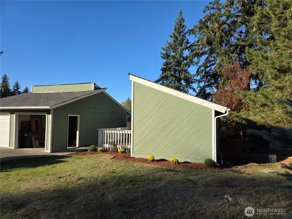 Steilacoom, WA 98388,2411 1/2 B ST