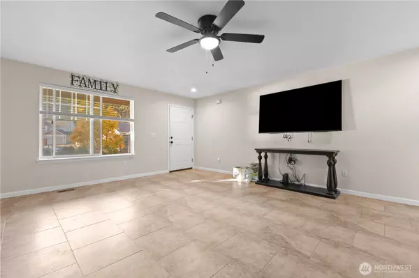 Tacoma, WA 98446,3913 159th Street Ct E