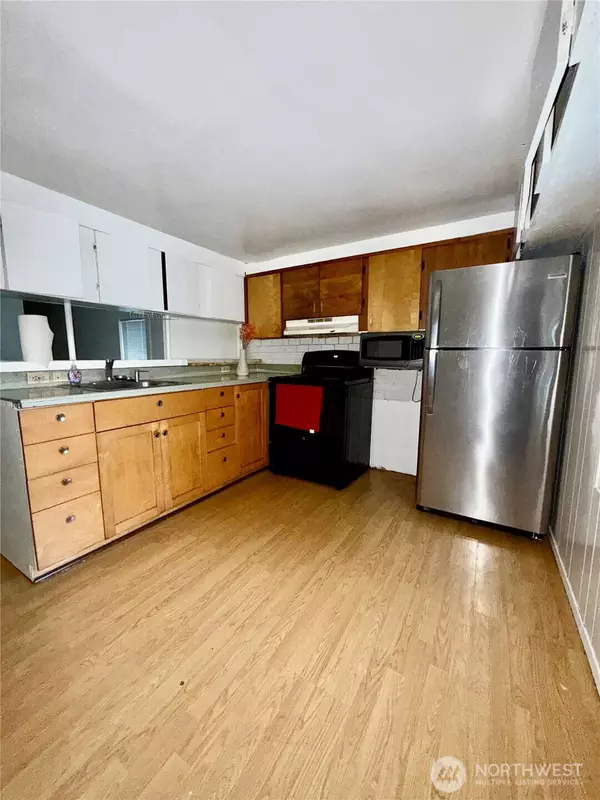 Kenmore, WA 98028,6905 NE 182nd ST #1