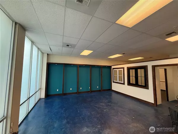 Seattle, WA 98103,3837 Aurora AVE N #100