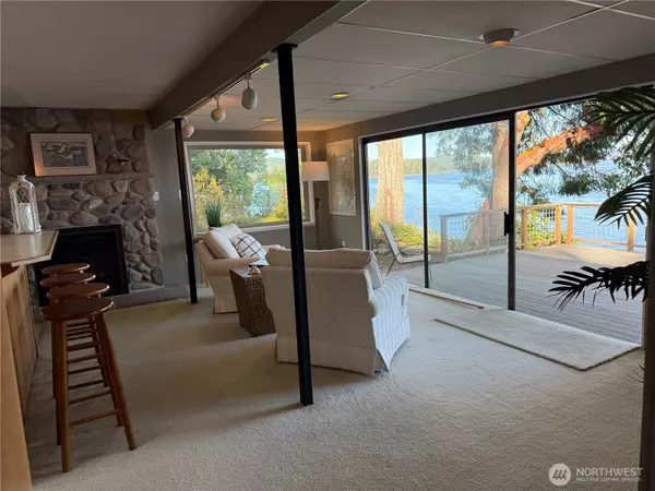 Brinnon, WA 98320,71 Seal Rock RD