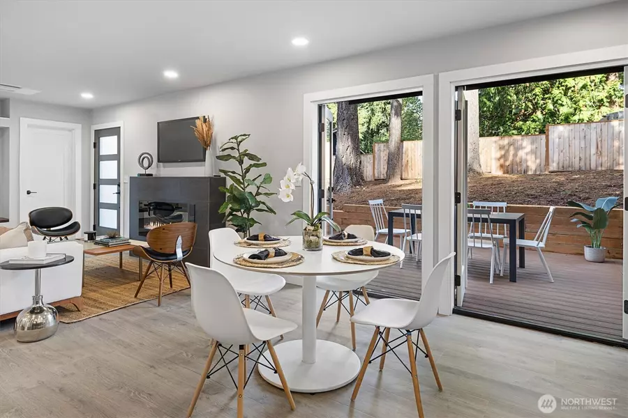 13724 22nd AVE NE, Seattle, WA 98125