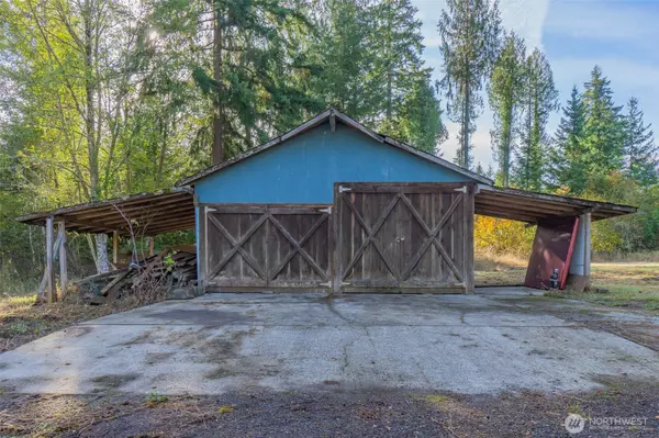 Rainier, WA 98576,17328 Mulqueen RD SE