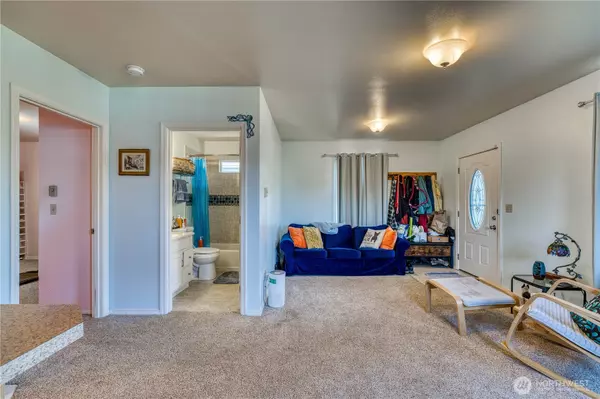 Port Angeles, WA 98362,126 W 4th ST