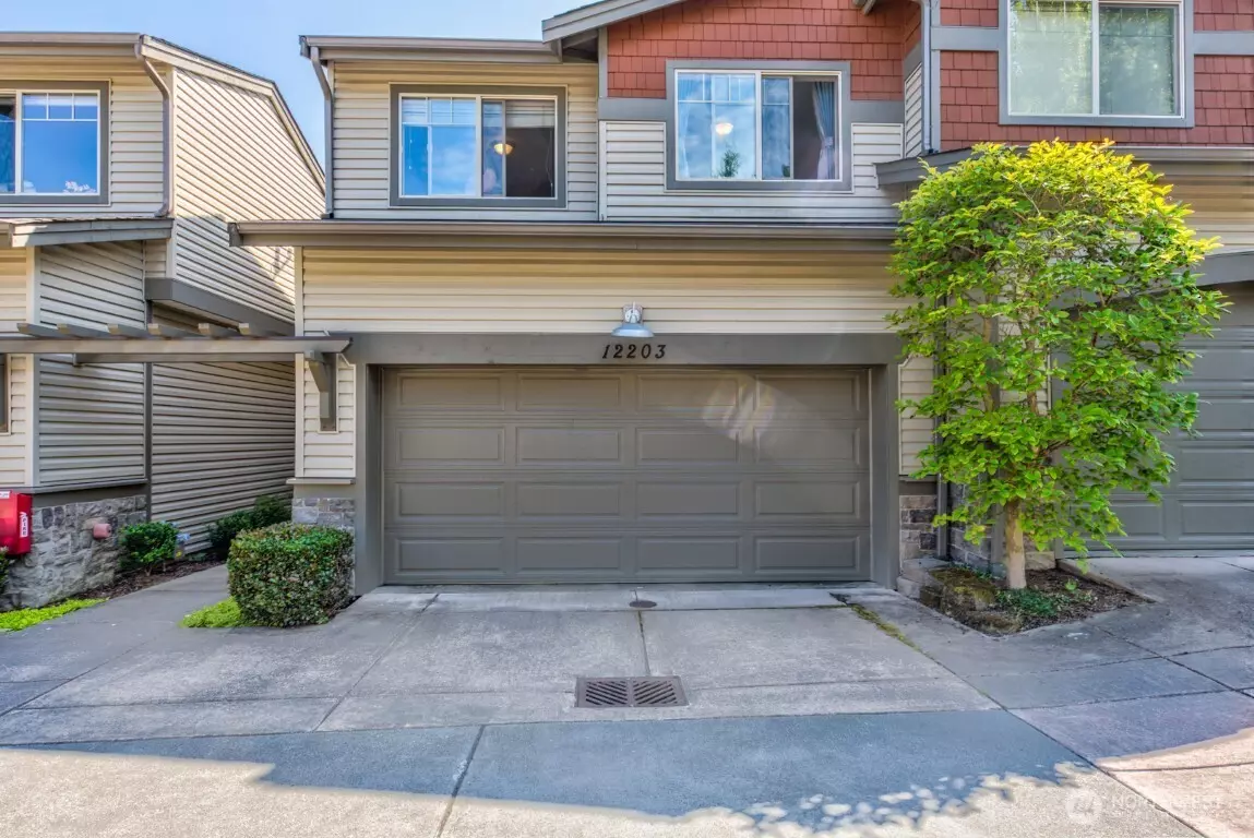 Kirkland, WA 98033,12203 NE 103rd LN #C4