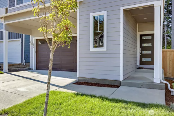 Bremerton, WA 98311,266 NE Shadowhawk LN