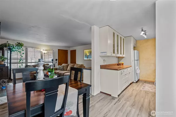 Edmonds, WA 98020,24119 105th PL W