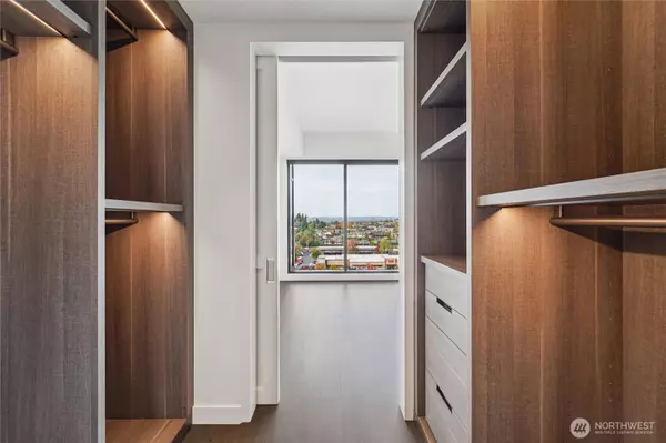 Bellevue, WA 98004,838 Avenue Square NE #1103