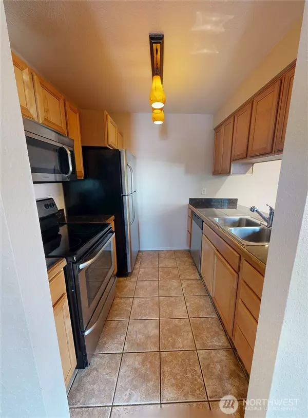 Renton, WA 98056,3233 NE 12th ST #301