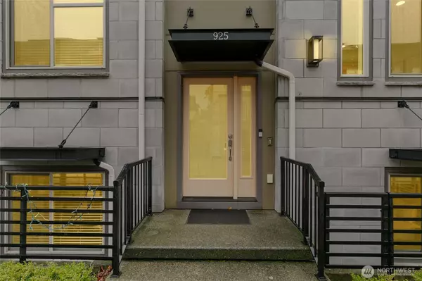 Issaquah, WA 98029,925 6th AVE NE #10.1