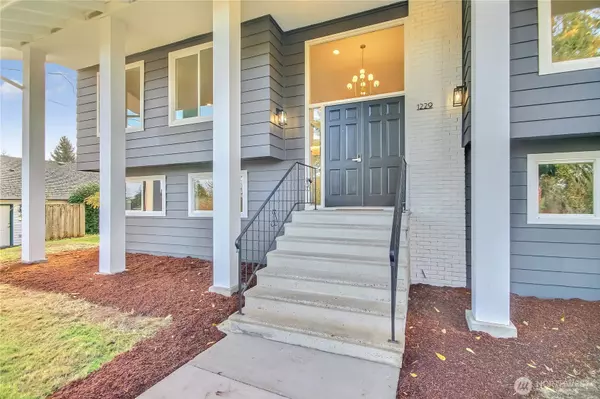 Burien, WA 98166,1229 SW 158th ST